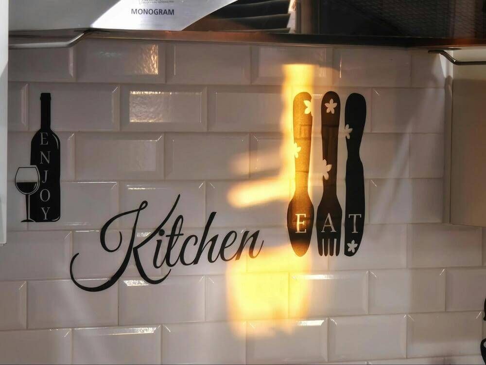 Top 20 Essential RV Kitchen Accessories for Every Traveler’s Gourmet Needs
